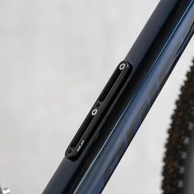 Kulacs-, range extendertartó sín csavarral 64 mm/9-55 mm fekete BC-A08