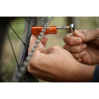 Granite Stash chain tool, kormányban tárolható láncbontó [fekete] - RideShop.hu