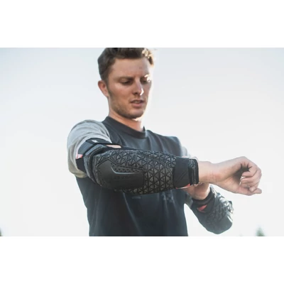 100% Surpass könyökvédő