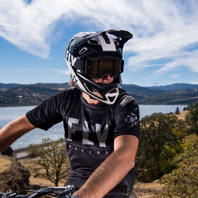 Fly Racing Rayce kerékpáros fullface sisak fekete-fehér - RideShop.hu